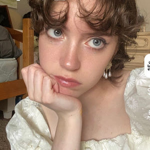 Meet your Posher, Claire